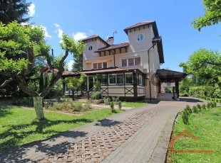 Furnished exclusive villa with a garden and a swiming pool on Ilidza-700m2 - FOR RENT