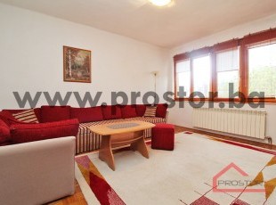 Functional furnished one bedroom apartment with a loggia in a great location in Grbavica