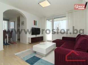 Furnished and adapted three-room apartment in a prime location in the immediate vicinity of Wilson's promenade, Grbavica