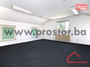 Small office space in business building with private parking, Stup