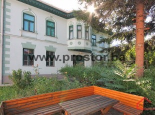 Modern semi-furnished residence with a large garage and a garden in Bistrik-380m2 - FOR RENT