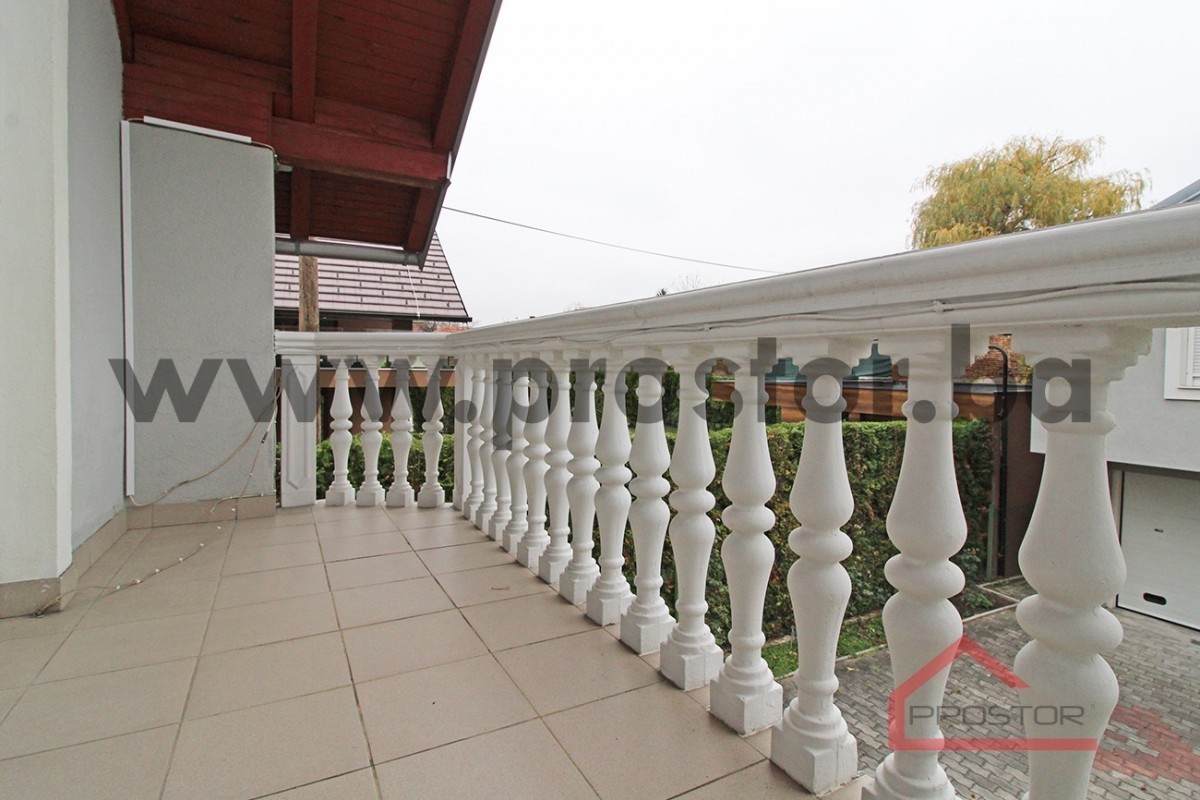 12 Balkon