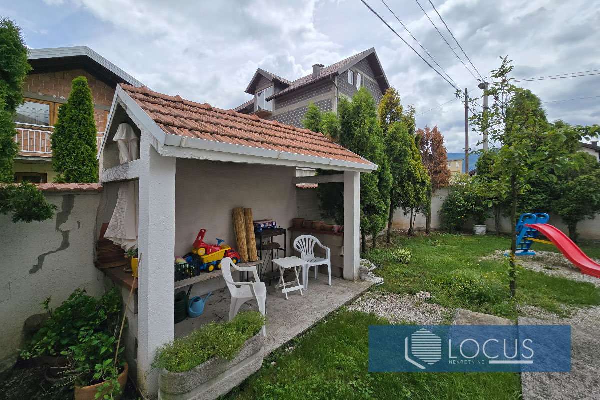 15_ Dvorište