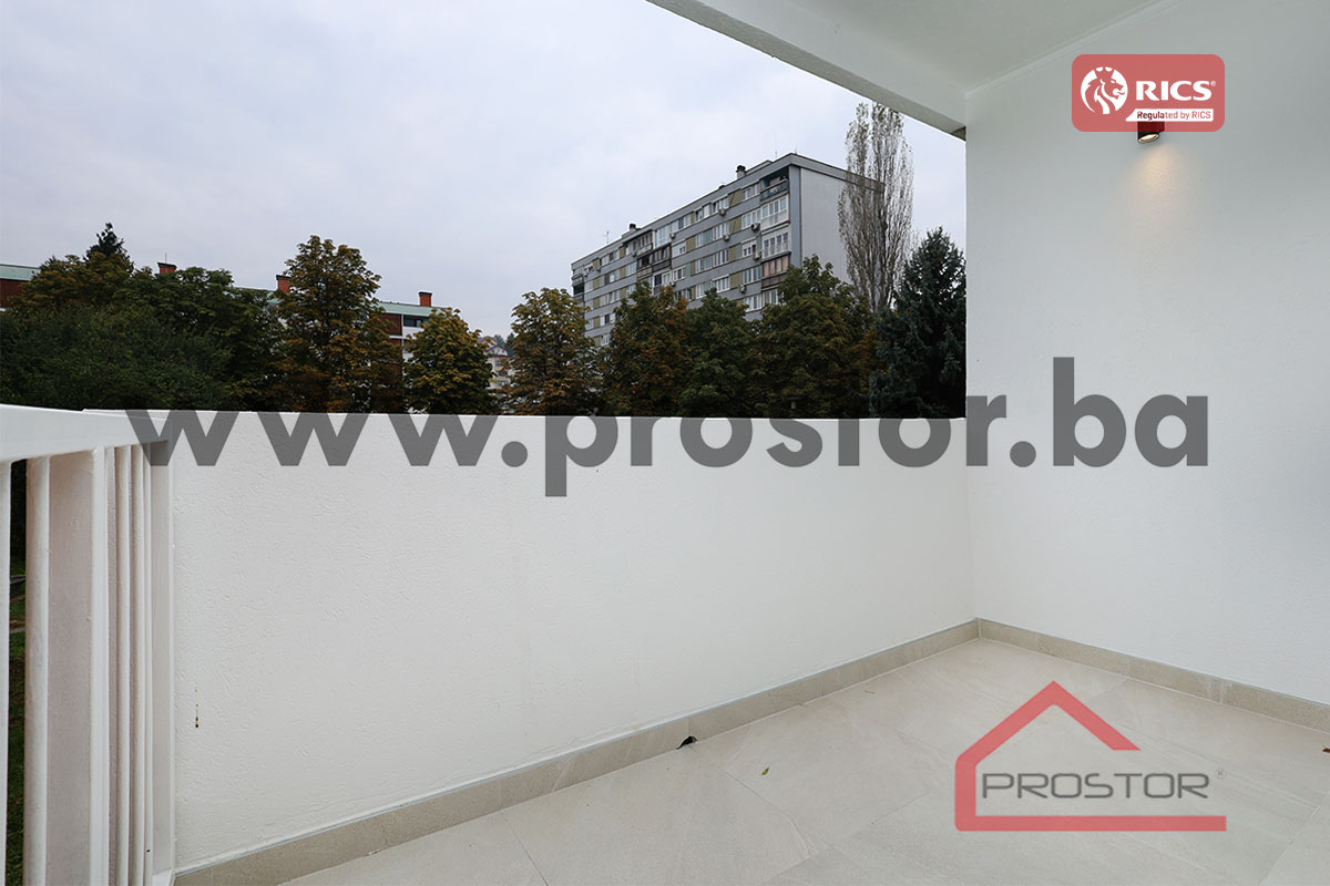 6 Balkon iz dnevnog boravka