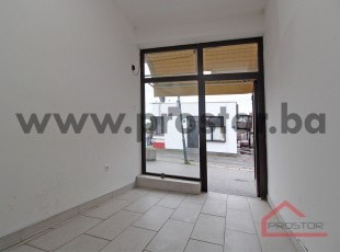 Nenamješten višenamjenski poslovni prostor sa portalima na odličnoj lokaciji, Ilidža