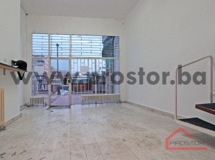 Višenamjenski poslovni prostor sa portalima u donjim Ciglanama, ulica Husrefa Redžića