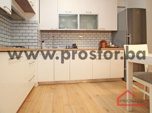Namješten renoviran trosoban stan, Mojmilo