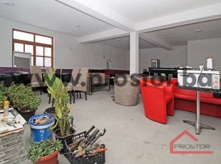 Business space on the ground floor of a private house (180m2), Dobrinja - FOR RENT
