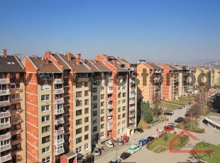 Adaptiran i svijetao dvostrano orijentisan trosoban stan na devetom spratu, Teheranski trg, Vojničko Polje