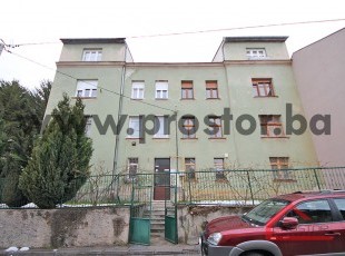 Trosoban dvostrano orijentisan stan na prvom spratu, ulica Avde Jabučice, Marijin Dvor