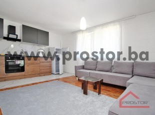 Namješten stan sa terasom, baštom i parkingom, Skenderija