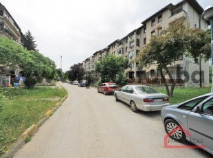 Dvosoban stan sa balkonom i dobrim rasporedom u mirnom dijelu Dobrinje, Dobrinja IV
