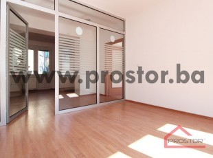 Adaptiran nenamješten kancelarijski prostor u blizini Centralne banke