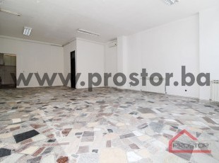 Višenamjenski poslovni prostor na odličnoj lokaciji, naselje Kovačići