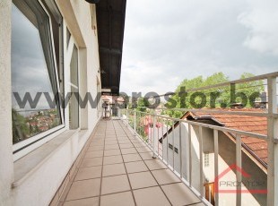Namješten dvoetažni petosoban stan sa balkonom i parking mjestom, Bistrik