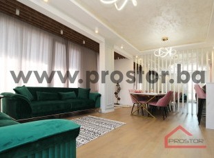 Penthouse sa velikom terasom i garažom na Stupu