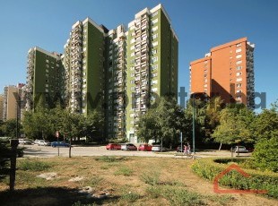 Četverosoban dvostrano orjentisan namješten stan odlične spratnosti i funkcionalnog rasporeda prostorija, Alipašino Polje C faza