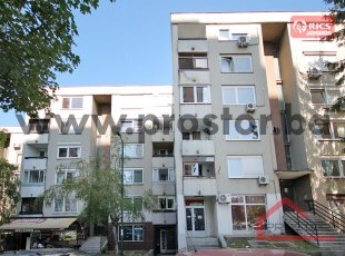 Trosoban stan dvostrane orijentacije sa dvije zatvorene lođe u zgradi kvalitetne gradnje, ul. Azize Šaćirbegović, Hrasno