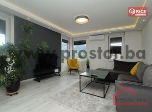 Three-room fully renovated apartment in a brick building with a garage, on the first floor, Marijin Dvor