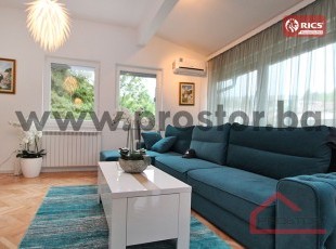 Furnished house with a large terrace nd a garage in Old Town -250m2 - FOR RENT