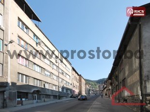 Kompletno namješten četverosoban stan sa lođom i lijepim pogledom na Stari Grad, ulica Bistrik