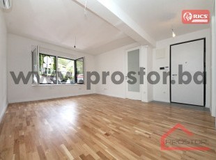 NOVOGRADNJA BISTRIK! Funkcionalan, manji dvosoban stan u novoj stambenoj zgradi na atraktivnoj lokaciji u naselju Bistrik! USELJIVO! ***Virtuelna šetnja 360°***