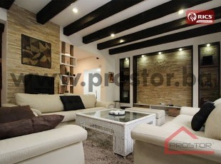 Renovated furnished house with a terrace in Old town -190m2 - FOR RENT