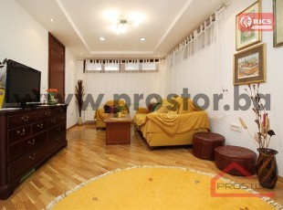 Nicely furnished three-room apartment in a private house near Baščaršija, Stari Grad