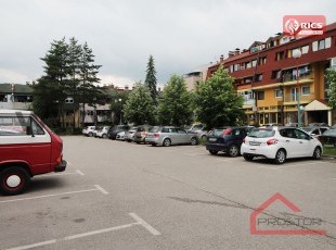 Funkcionalan trosoban stan sa dva balkona, Dobrinja, Istočno Sarajevo. Mogućnost pretvaranja u četverosoban