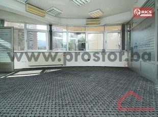 Office space on the first floor of a residential-commercial building in the immediate vicinity of Bosmal, Hrasno