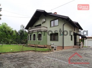 Furnished house with a large garden and a garage -240m2 - FOR RENT