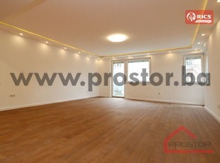 Bright unfurnished 4BDR apartment with a garage of 140sq.m. in a residential building, Mejtas, Sarajevo - FOR RENT