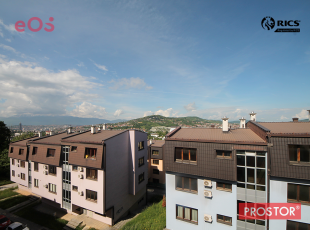 Functional four bedroom apartment with loggia, in a quiet neighborhood Vrtovi Sunca, in municipality Center, Sarajevo. Available apartment from 160 sqm!