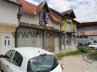 Residential and commercial building with a gross square footage of 92m2 in an attractive and accessible location in the central part of Lukavica, East Sarajevo