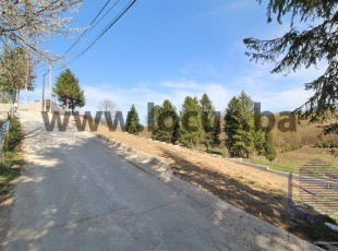 A sunny plot of land with an area of ​​584m2 in a natural environment ten minutes' drive from the very center of Ilidža, Gladno polje