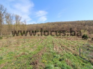 A sunny land plot of 618m2 with a regular shape, ten minutes' drive from the very center of Ilidža, Gladno polje