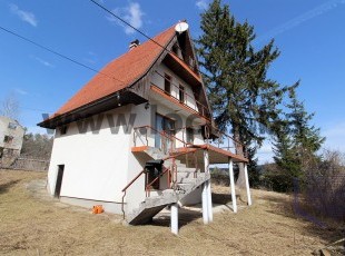 Registered cottage with garage on a sunny plot of 800m2 with excellent access in a beautiful natural environment, Bijambare, Nišići, Ilijaš