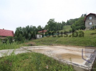 A plot of land with a building permit and the accompanying infrastructure registered with an area of ​​1,100m2 in the settlement of Donja Jošanica, Vogošća