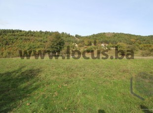 A spacious and sunny plot of land with an area of ​​5,075m2 on a flat ground with an open view and an attractive location in the elite settlement of Poljine, Center