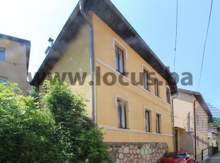 Family house and yard in an extremely attractive and accessible location in the central part of the city on a plot of 217m2, ul. Mjedenica, Center Municipality