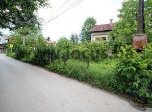 Two houses in an attractive location behind Bingo Center Stup on a spacious plot of registered area of ​​3,373m2, ul. Zdenka Markulja, settlement Stup, Ilidža