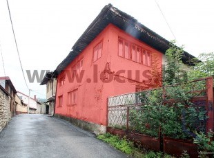 Dilapidated house on a 198m2 plot of land in a unique micro-location, approximately 700 meters away from Baščaršija near the Fire Brigade House, Vratnik neighborhood, Stari Grad.