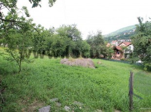 A spacious and sunny plot of land with an area of ​​964m2 with an open view on a very gentle slope in the village of Svrake, Vogošća