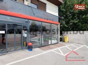 Unfurnished office space with high portals located in a busy location with a large parking space, Rakovica