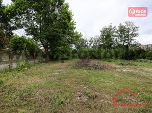 The land of approximately 2000m² is being rented out in Stup