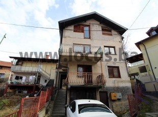 A house with garage and yard on a plot of 564sqm, approx. 450 meters from the trolleybus station in Hrasno, Novo Sarajevo