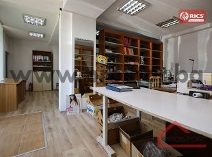 Unfurnished and multipurpose commercial space with private parking, Vogošća