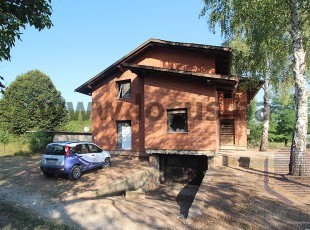 House in its original condition on a spacious and accessible plot of 602sqm, only approx. 150 meters from the future tram station, Sokolović Kolonija