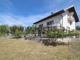 House with floors P+1+Pt on a spacious and sunny plot of 3688sqm in Mitra Šučura street, Hotonj settlement, Vogošča municipality