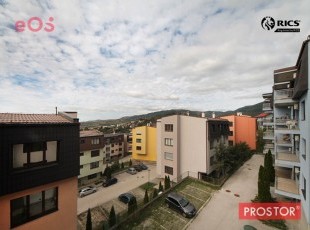 VRTOVI SUNCA! Dvosoban stan sa balkonom, odlične spratnosti u mirnom naselju Vrtovi Sunca, Općina Centar! ***Virtuelna šetnja 360°***